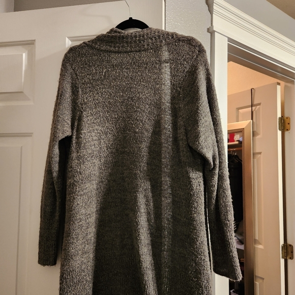 Cardigans - Picture 8 of 9